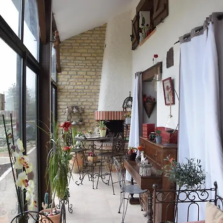 Au Gue Du Bois Bed & Breakfast