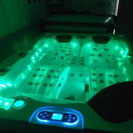 Au Gue Du Bois Bed & Breakfast 3*